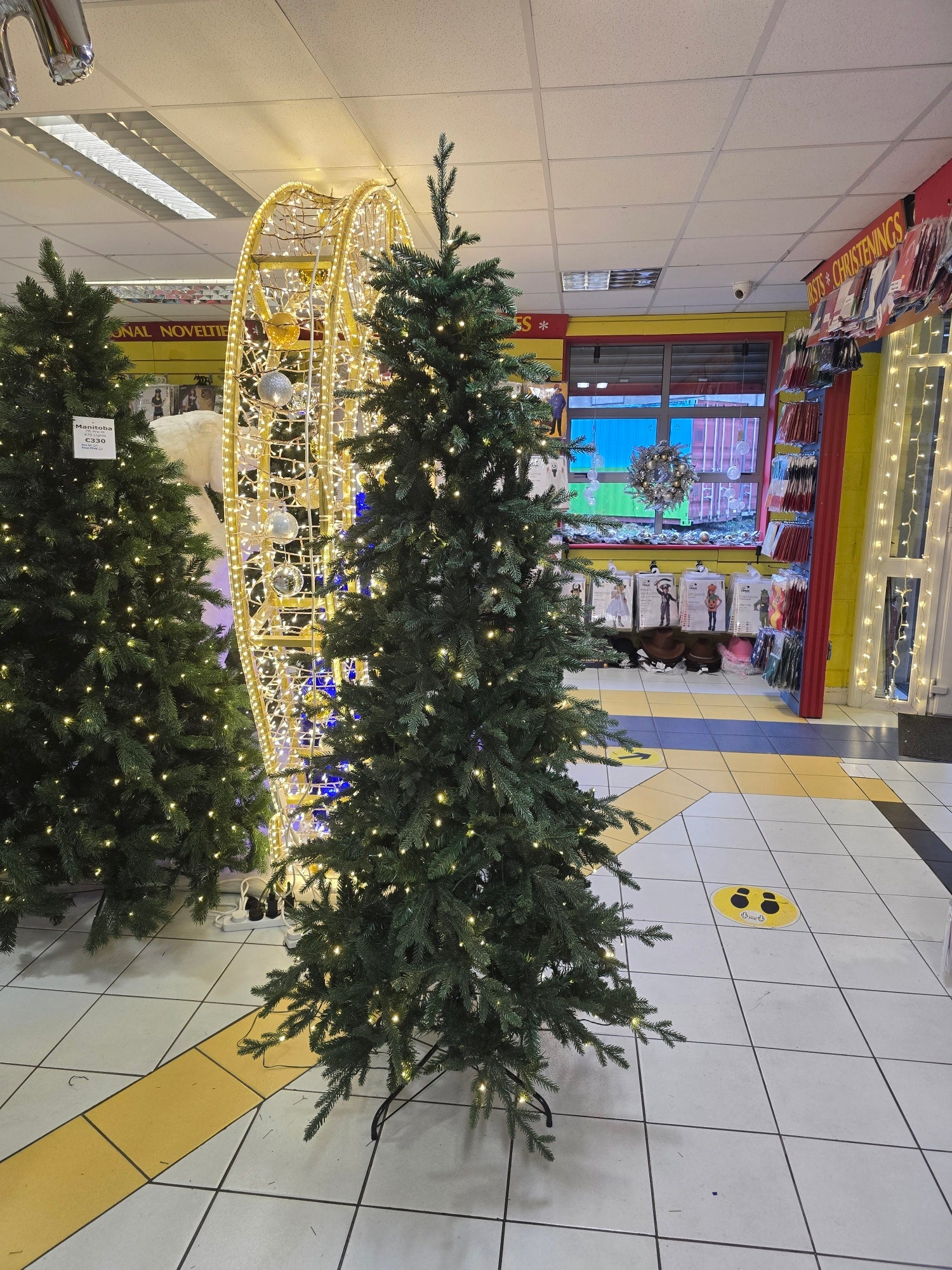 Berganns 7ft Pre-Lit Christmas Tree – Easy-Connect | 300 Warm LEDs