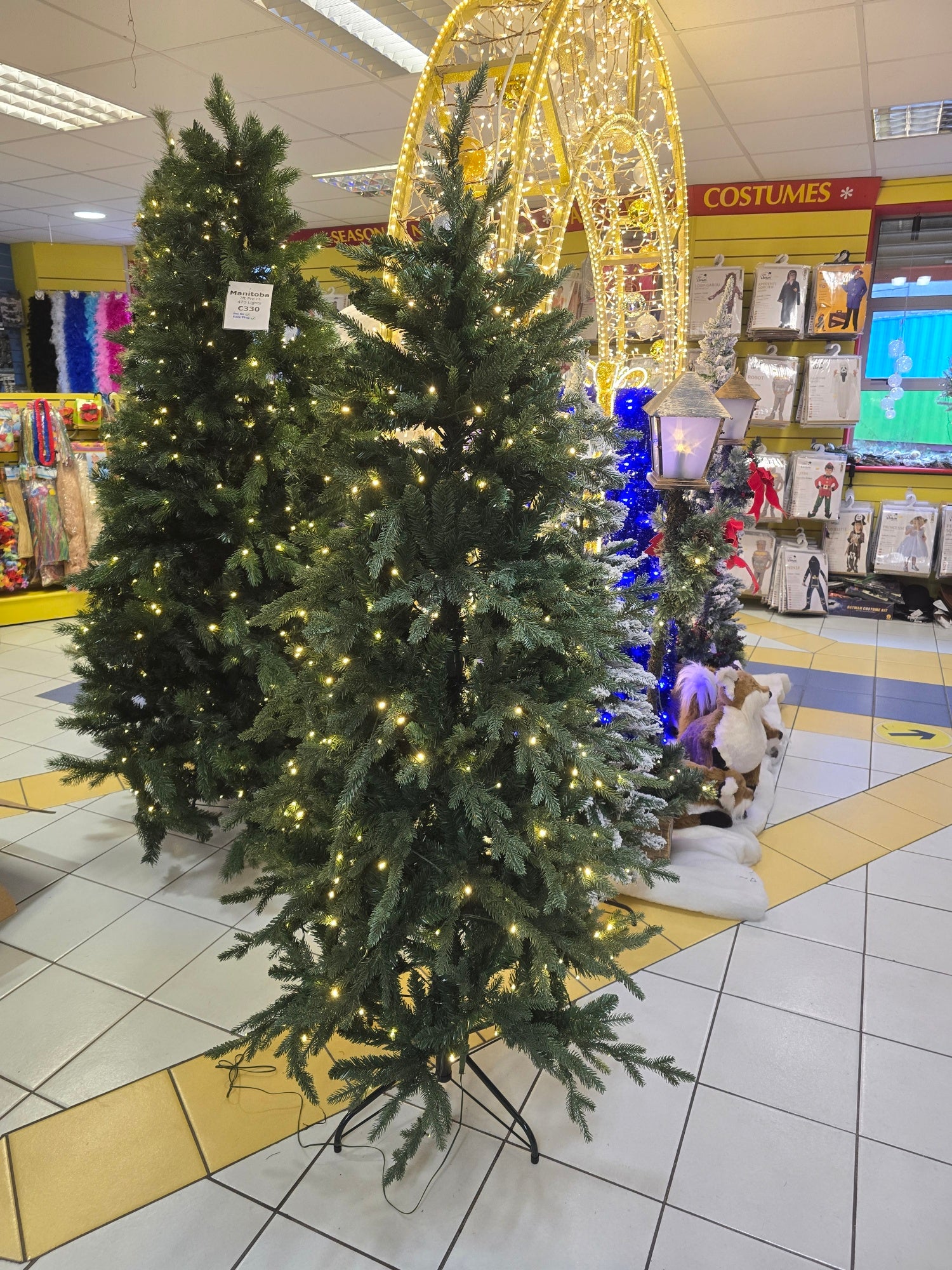 Rossvoll 6ft Pre-Lit Christmas Tree – Easy-Connect | 240 Warm LEDs