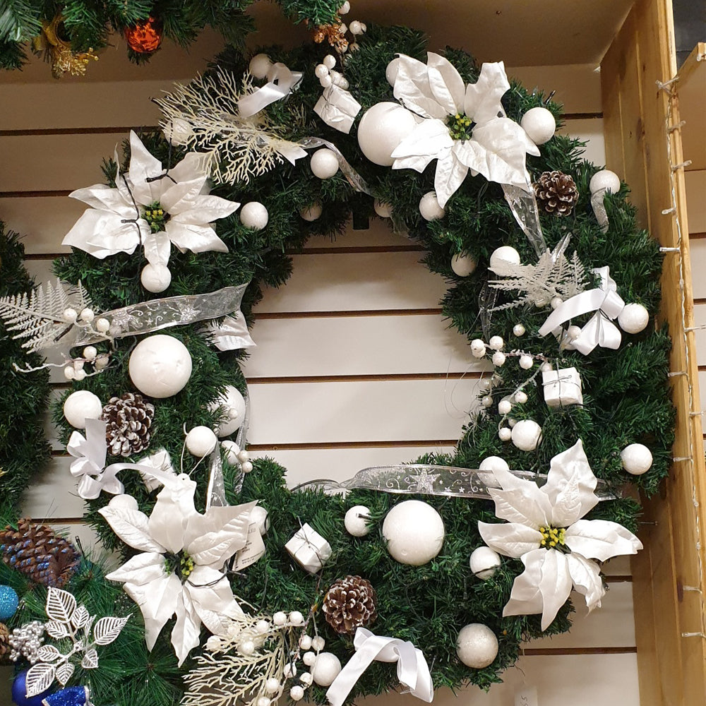 Pre dressed white wreath