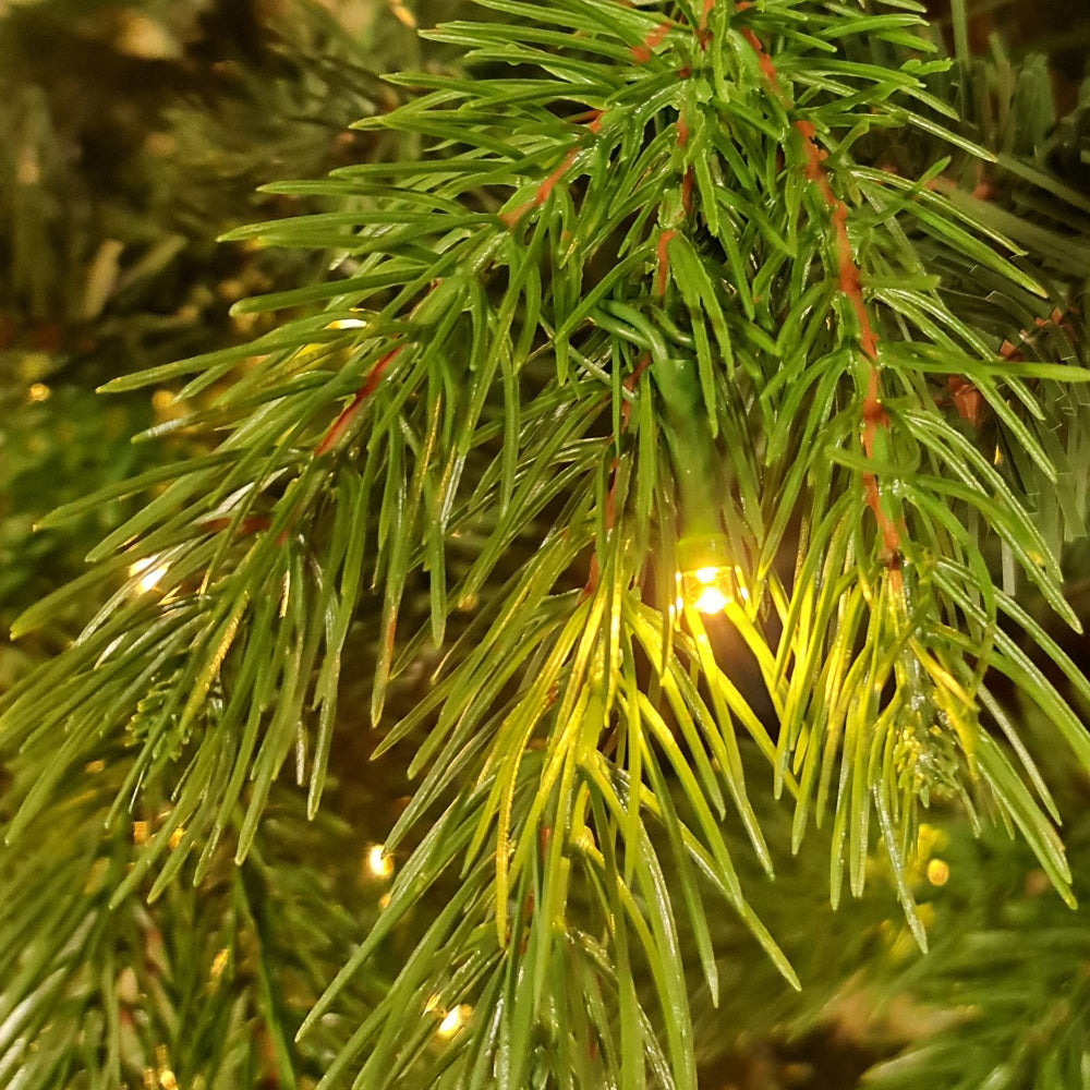 7ft Manitoba prelit Christmas tree